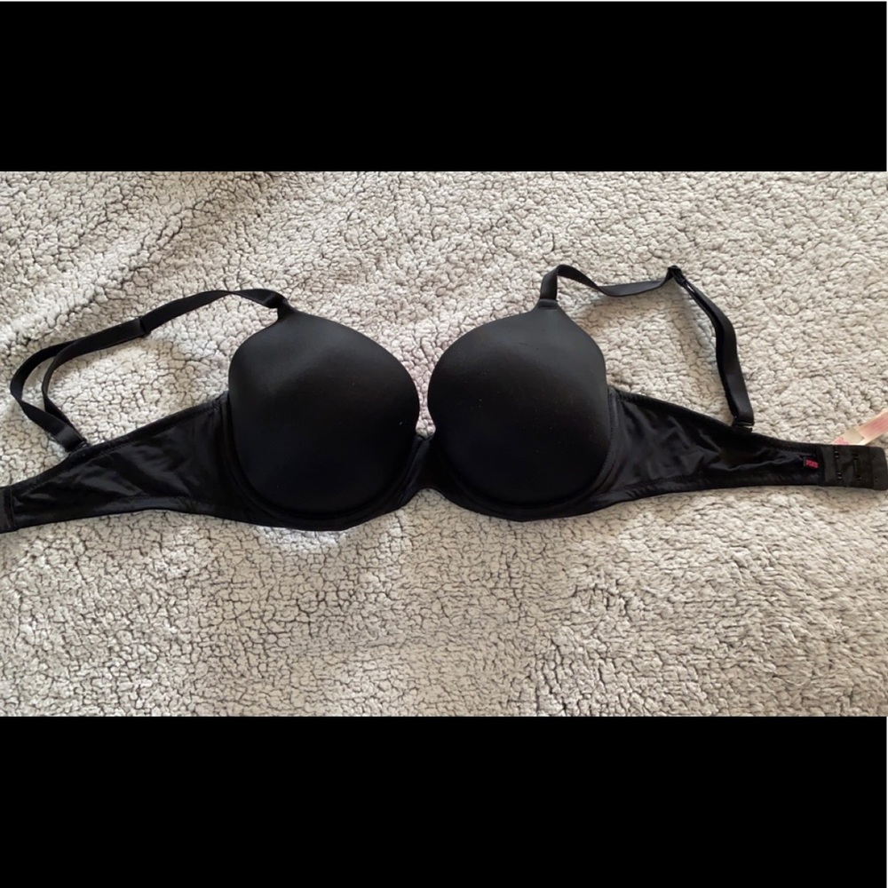 PINK wear everywhere t-shirt lightly lined bra